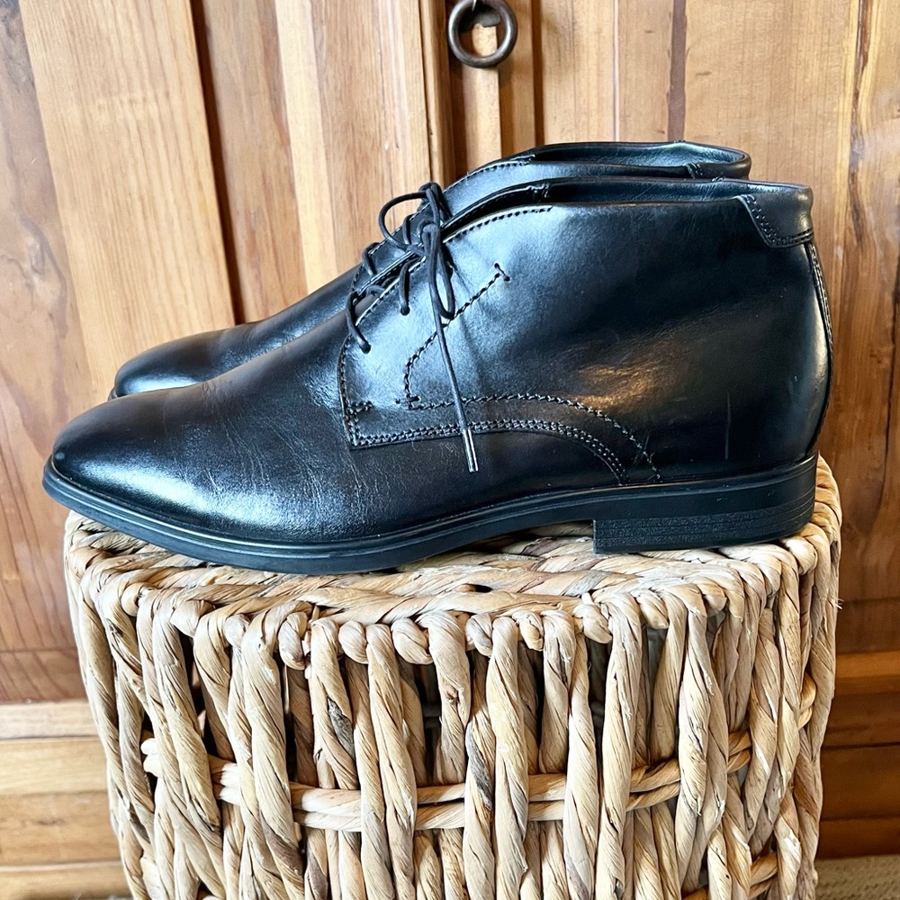 Ecco Men’s Melbourne Black Leather Chukka Dress Boot Size 11